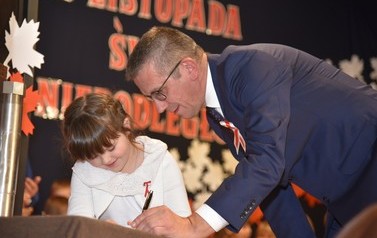 Podpisanie aktu erekcyjnego pod budowę przedszkola w Woli Zarczyckiej - 10.11.2021 r.  18