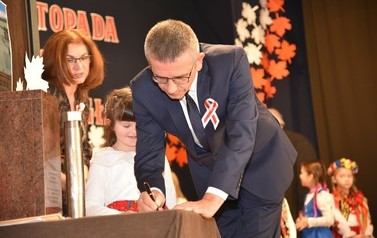 Podpisanie aktu erekcyjnego pod budowę przedszkola w Woli Zarczyckiej - 10.11.2021 r.  19