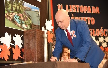 Podpisanie aktu erekcyjnego pod budowę przedszkola w Woli Zarczyckiej - 10.11.2021 r.  21