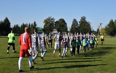 Derby powiatu: Unia Nowa Sarzyna - Pogoń Leżajsk - 09.10.2021 r.  11