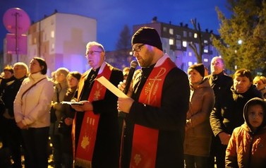 Droga Krzyżowa ulicami Nowej Sarzyny i Rudy Łańcuckiej - 13.04.2022 r.  1
