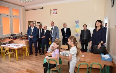 Otwracie placu targowego i prezentacja projektu "Dostępna Szkoła" - 16.05.2022 r. 19