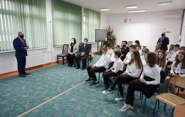 Nagroda w konkursie &bdquo;Projekt: Szkoła!&rdquo; dla SP w Jelnej - 17.12.2021 r. 5