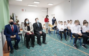 Nagroda w konkursie &bdquo;Projekt: Szkoła!&rdquo; dla SP w Jelnej - 17.12.2021 r. 12