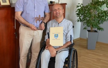 Wręczenie Nagr&oacute;d Burmistrza Kwiat Azalii 2021 - 16.06.2021 r.  2