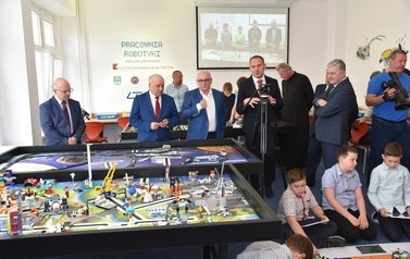 Otwarcie Pracowni Robotyki w Zespole Szk&oacute;ł w Nowej Sarzynie - 01.06.2021 r.  4