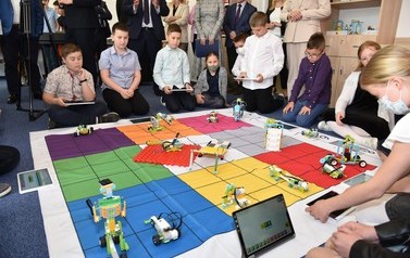 Otwarcie Pracowni Robotyki w Zespole Szk&oacute;ł w Nowej Sarzynie - 01.06.2021 r.  7