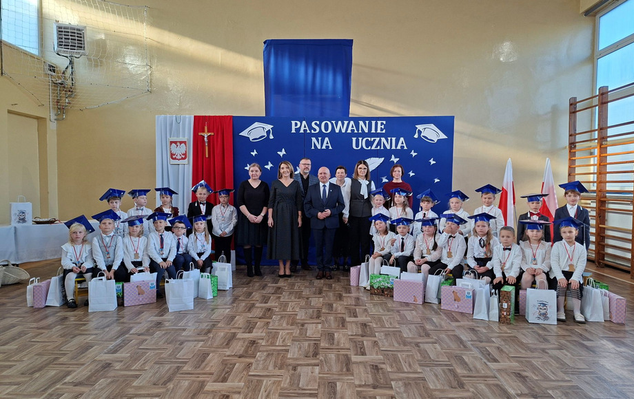 Pasowanie na ucznia w Szkole Podstawowej w Łętowni